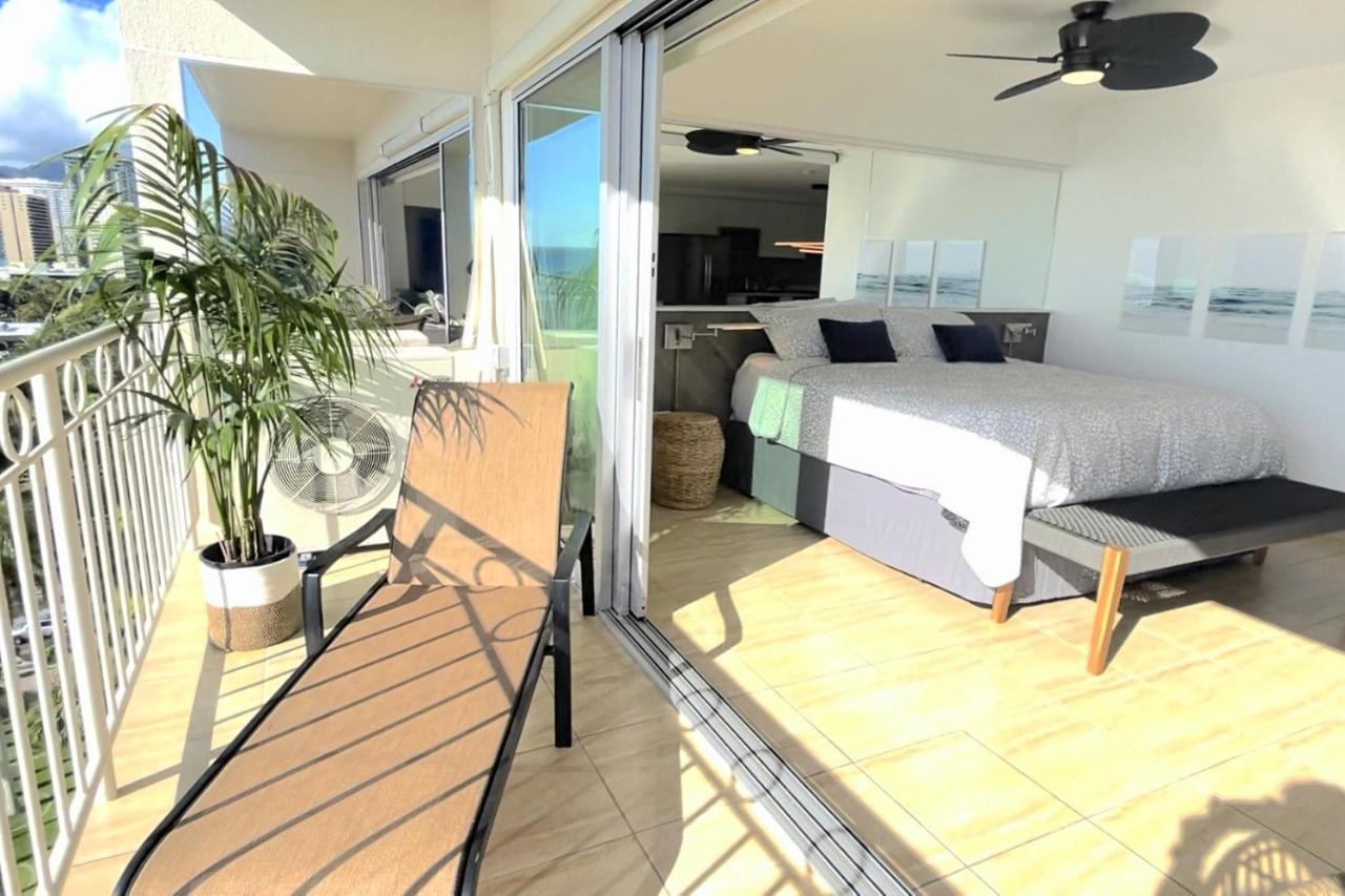 Waikiki Shore 1116 Beachfront Honolulu Extérieur photo